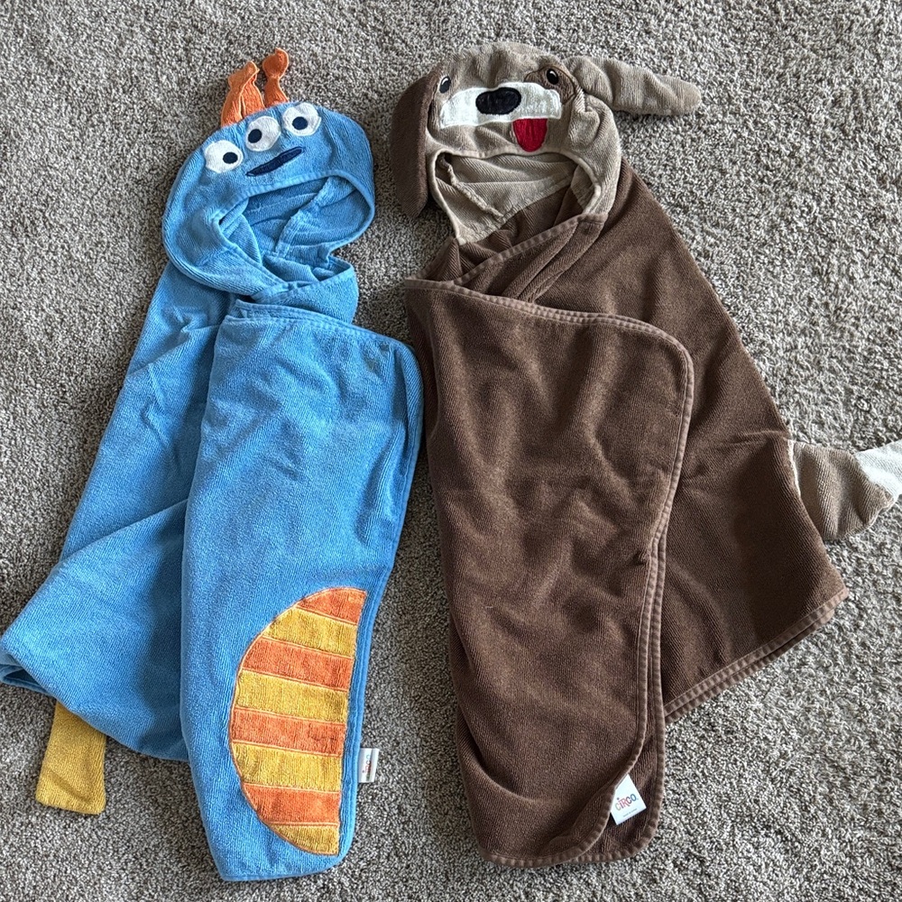 2 Circo Kids Bath Towels - Blue and Brown